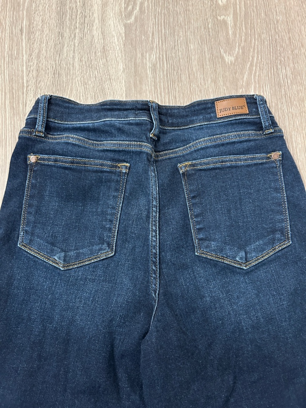 Judy Blue - Wide Leg Crop Jeans - Picture 6 of 8